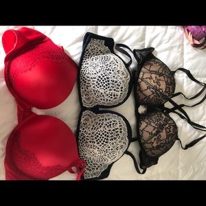 Visctoria Secret bombshell bras